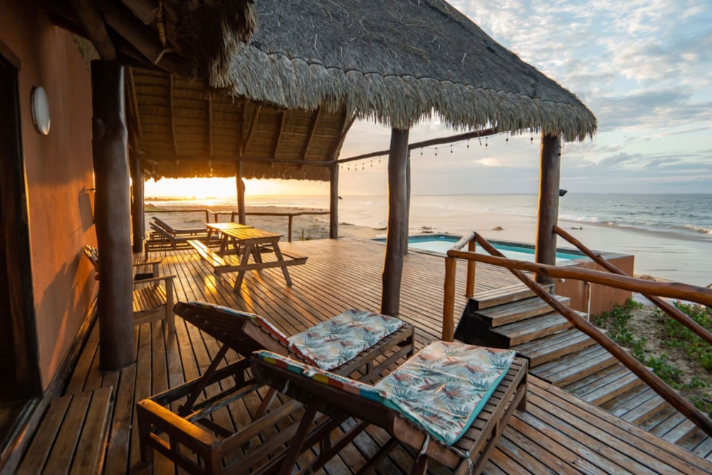 Beach resort for sale in Praia da Barra, Mozambique - 3MQ1690149