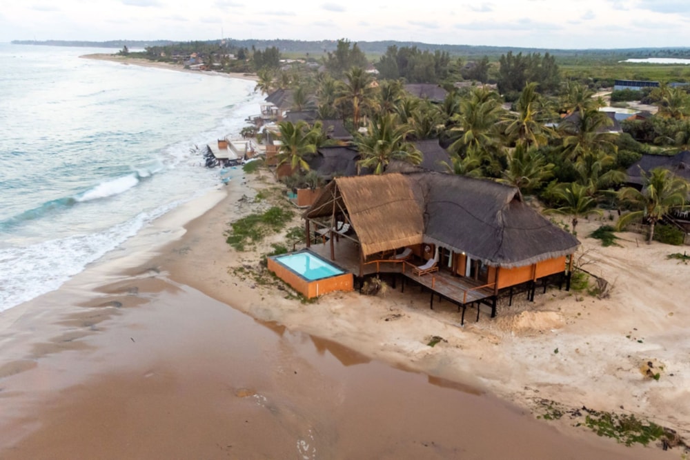 Beach resort for sale in Praia da Barra, Mozambique - 3MQ1690149