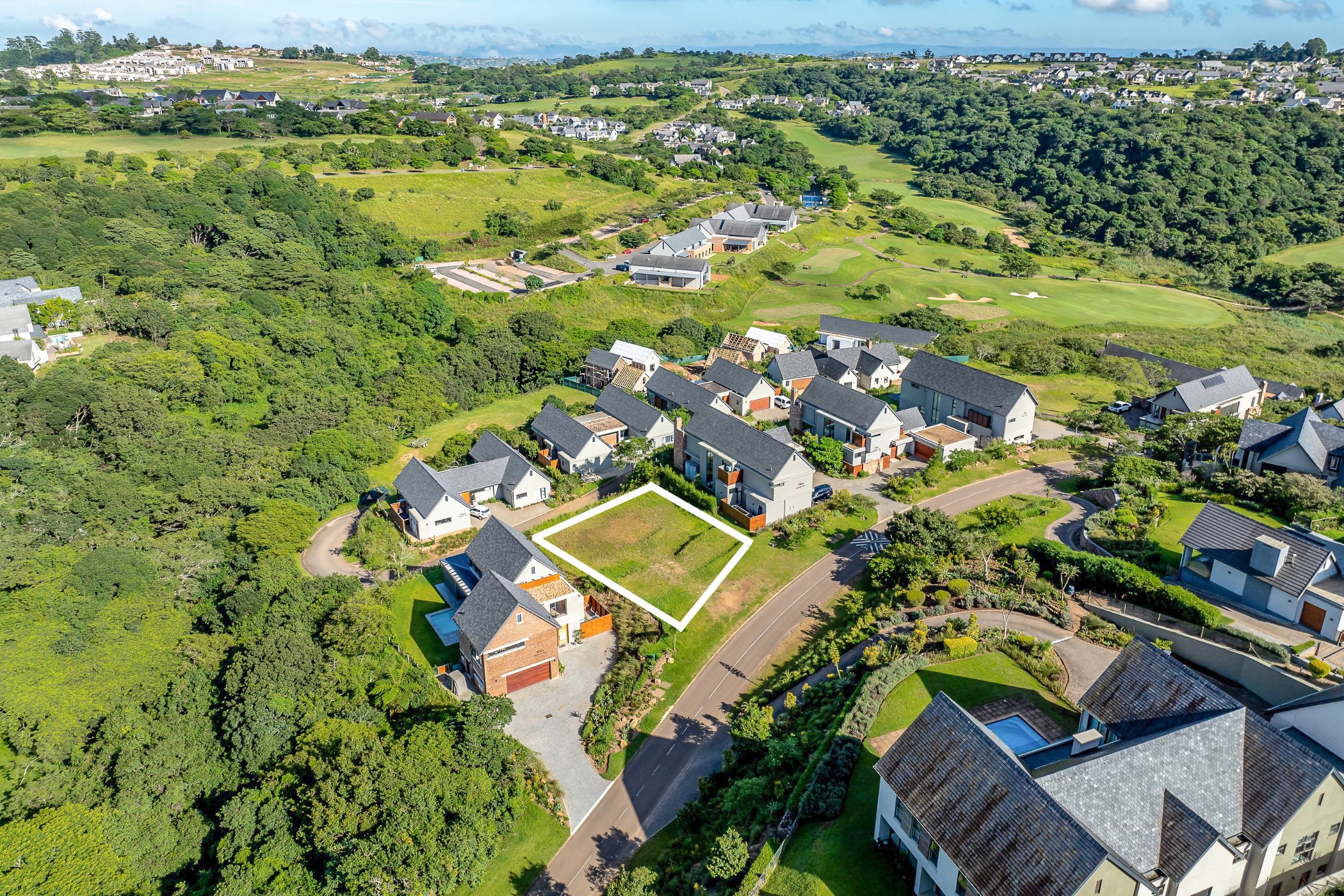 Residential vacant land for sale in Cotswold Downs Estate - 1KF1690146