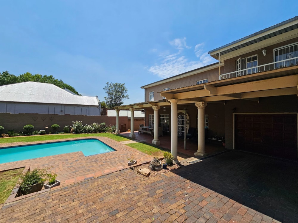 Double-storey house let in Heidelberg, Gauteng - 1SP1690233