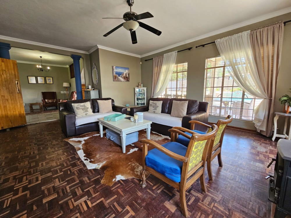 Double-storey house let in Heidelberg, Gauteng - 1SP1690233