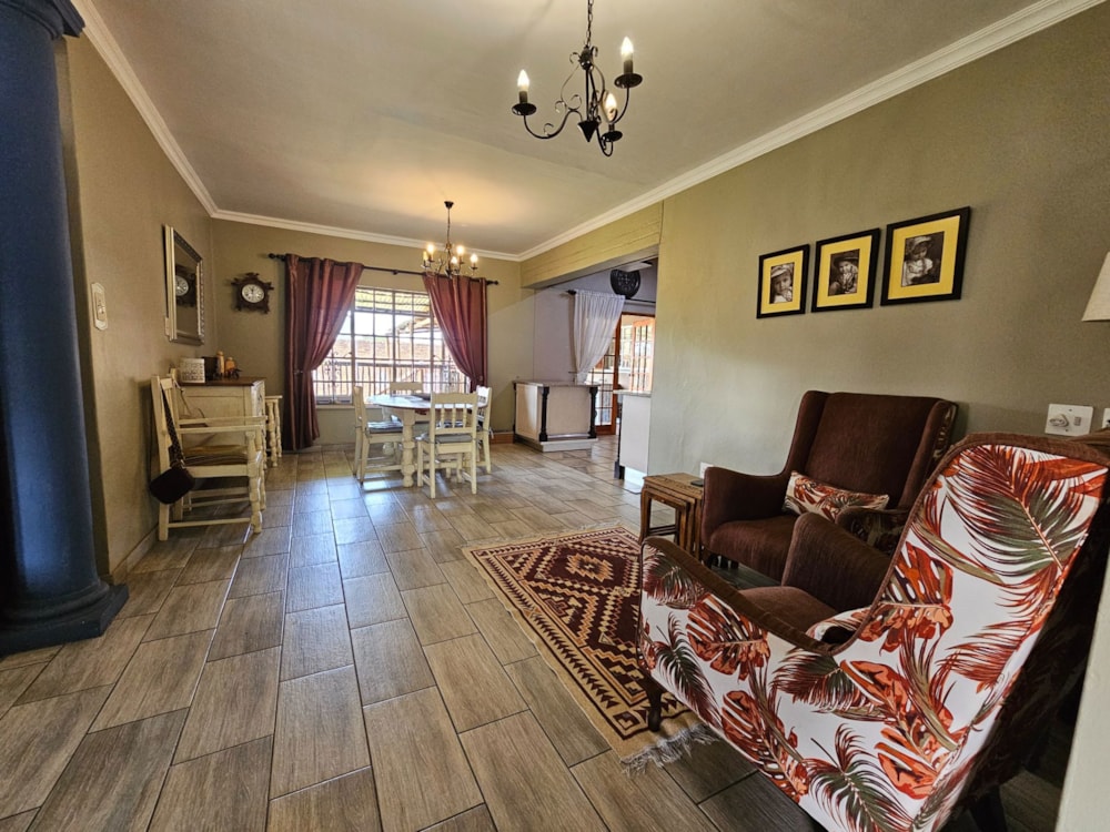 Double-storey house let in Heidelberg, Gauteng - 1SP1690233