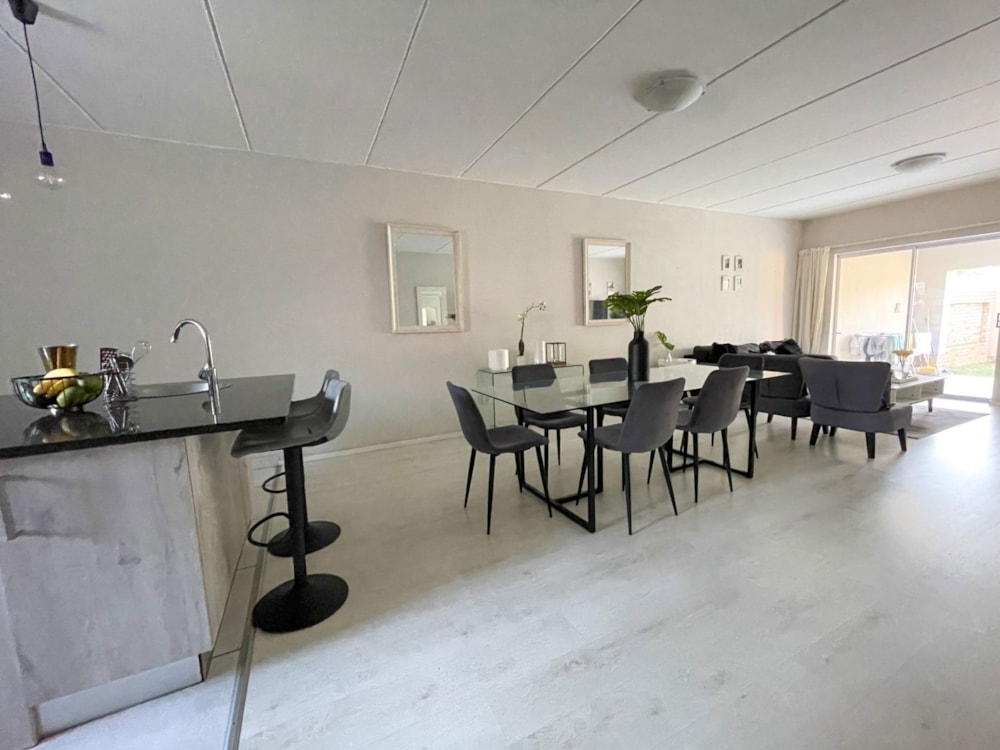 Apartment for sale in North Riding - FW1690313 Apartment for sale in North Riding - FW1690313