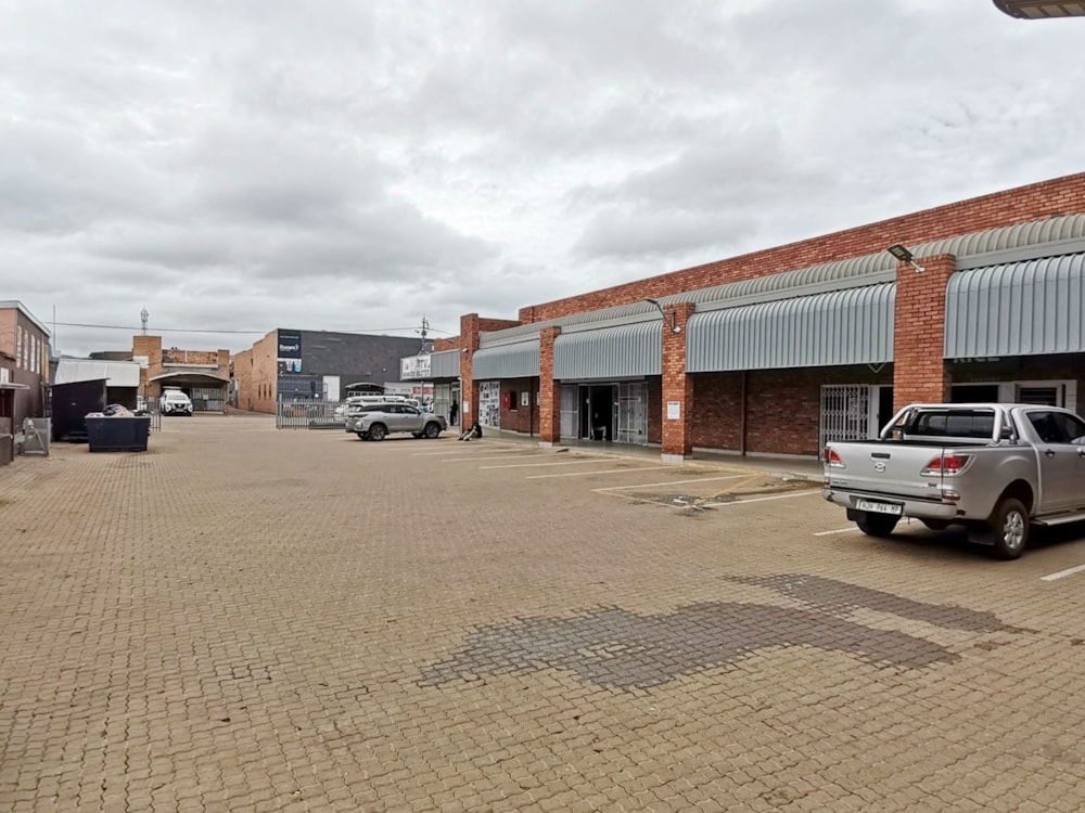 Commercial Building for sale in Lydenburg (Mashishing) - 1LY1690567 Commercial Building for sale in Lydenburg (Mashishing) - 1LY1690567
