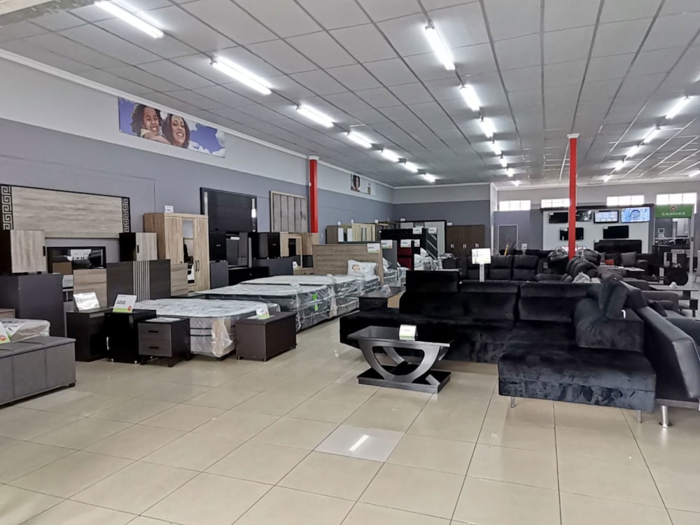 Commercial Building for sale in Lydenburg (Mashishing) - 1LY1690567 Commercial Building for sale in Lydenburg (Mashishing) - 1LY1690567