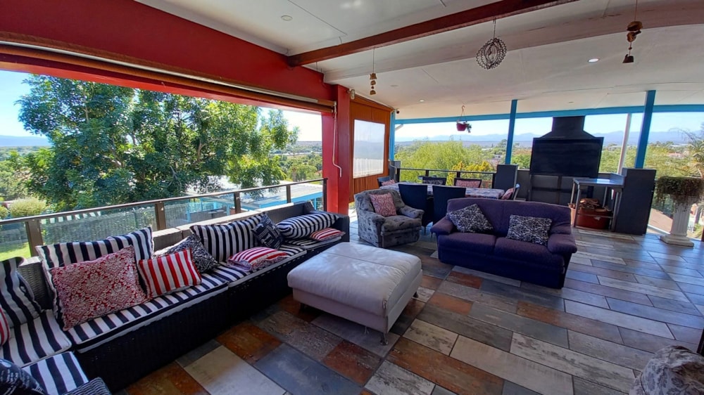 House for sale in Oudtshoorn South - 1OU1690886 House for sale in Oudtshoorn South - 1OU1690886