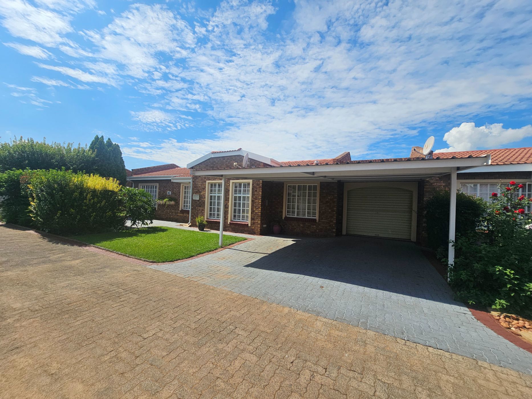 Townhouse for sale in Three Rivers North - 1VT1690600