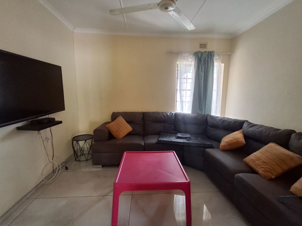 House for sale in Veldenvlei - 1RY1690689 House for sale in Veldenvlei - 1RY1690689