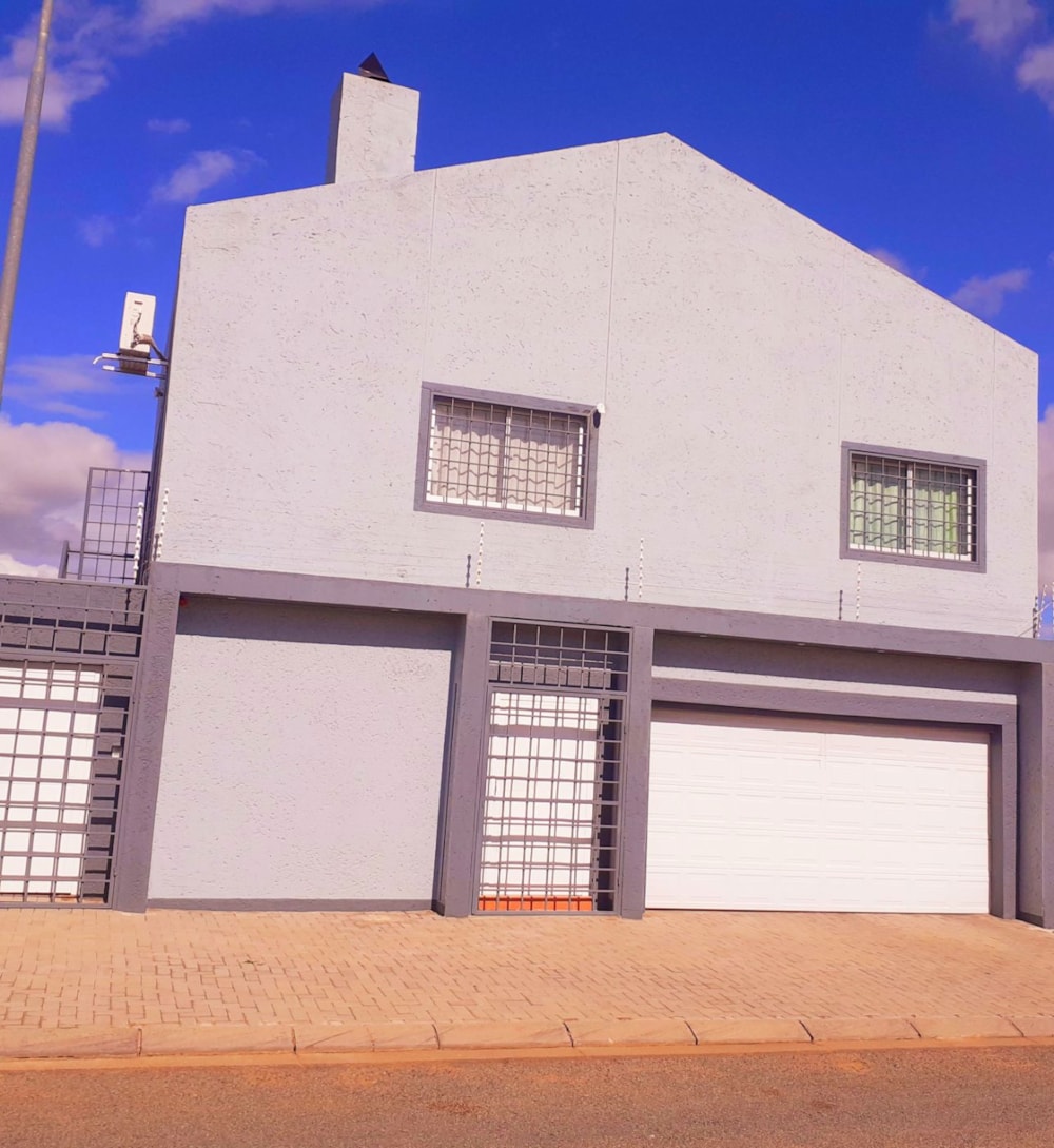 House for sale in Cimbebasia, Namibia - 3NM1690849