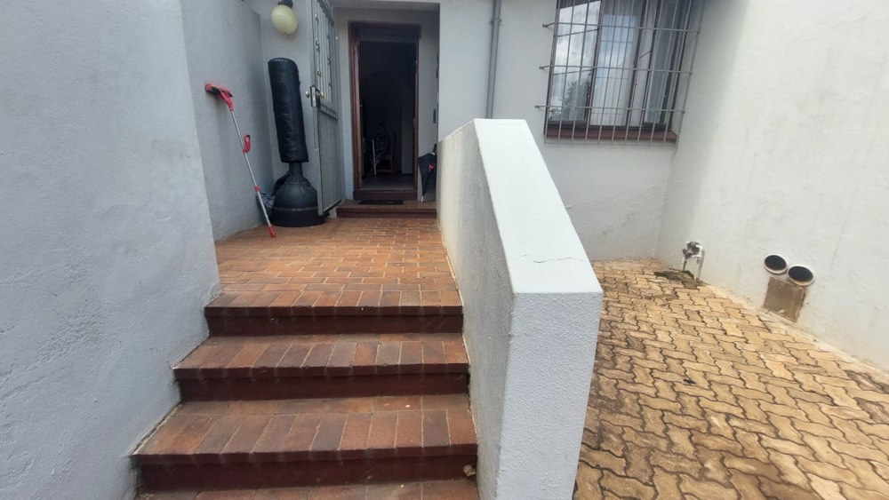 Townhouse for sale in Die Hoewes - CN1694397