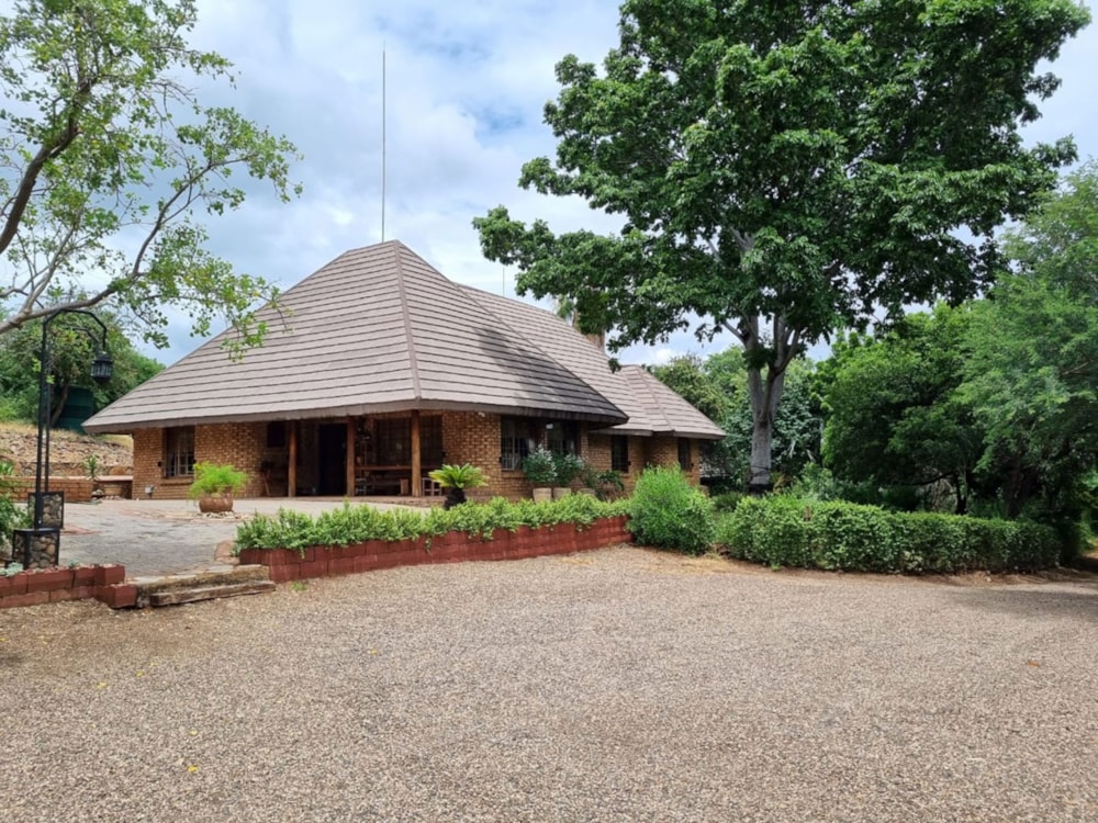 House for sale in Steelpoort - 1LY1690935 House for sale in Steelpoort - 1LY1690935