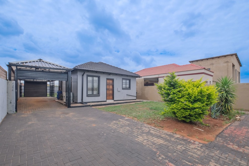 House sold in Protea Glen - RDT1691122