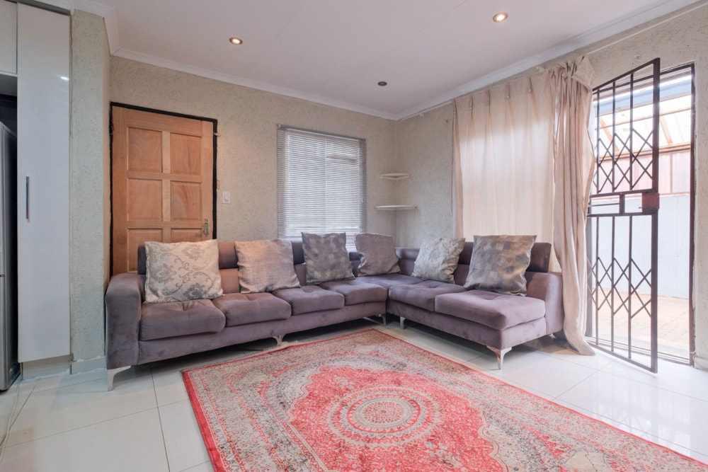 House sold in Protea Glen - RDT1691122