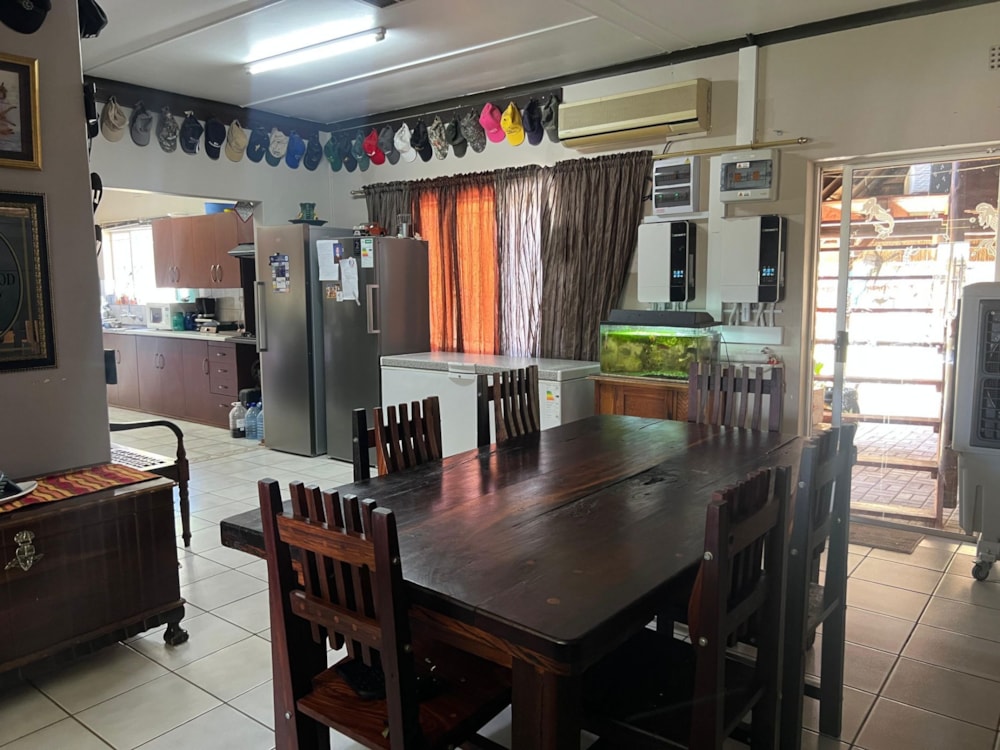 House for sale in Flora Park, Upington - 1KAH1691073