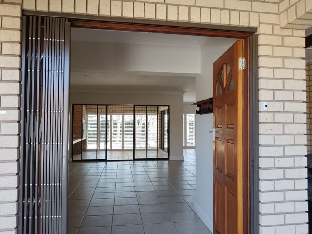 Security complex home let in Summerstrand - 1PLZ1691523 Security complex home let in Summerstrand - 1PLZ1691523