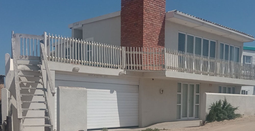 Double-storey house let in Port Nolloth - 1NA1691414 Double-storey house let in Port Nolloth - 1NA1691414