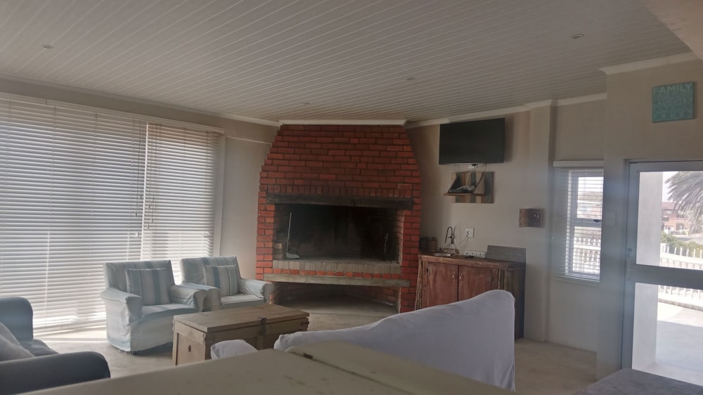 Double-storey house let in Port Nolloth - 1NA1691414 Double-storey house let in Port Nolloth - 1NA1691414