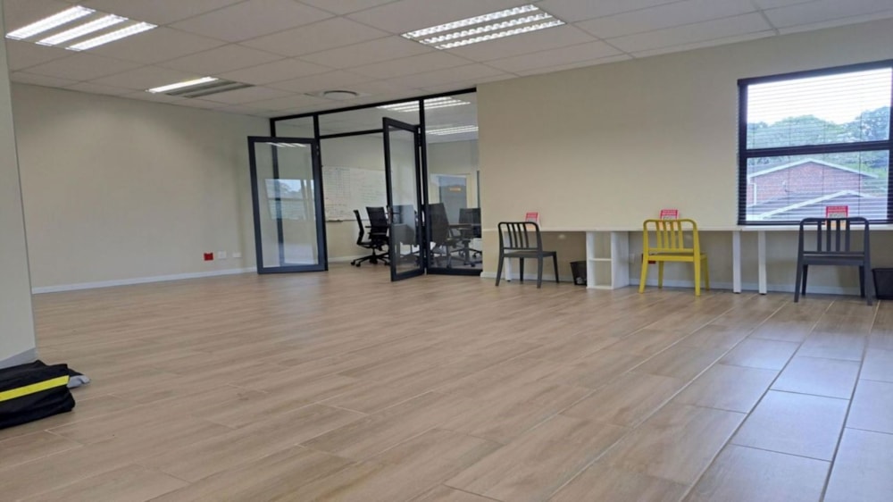 Commercial business to rent in Kloof - 1KF1691432 Commercial business to rent in Kloof - 1KF1691432