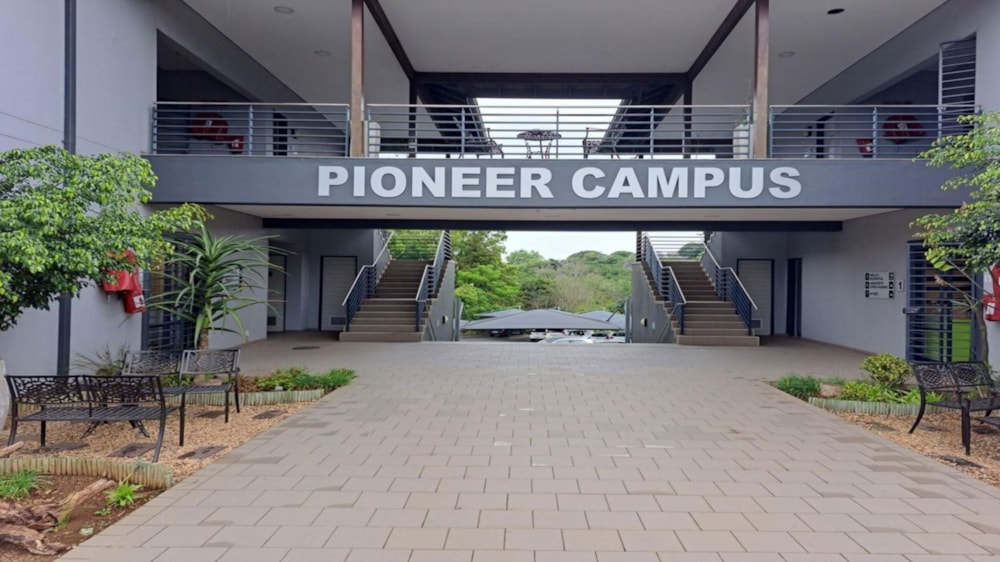 Commercial business to rent in Kloof - 1KF1691432 Commercial business to rent in Kloof - 1KF1691432