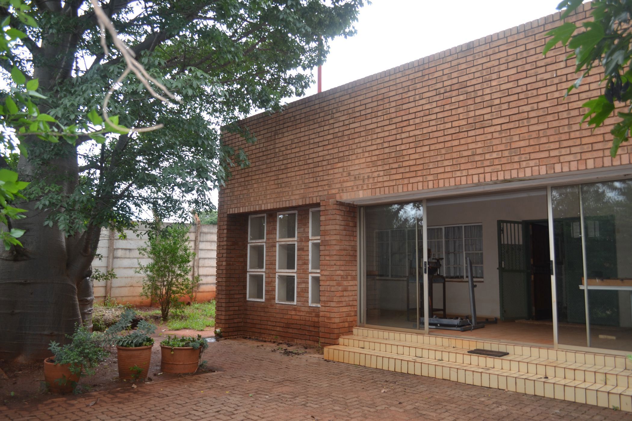 Commercial Building sold in Mookgopong (Naboomspruit) - 1MDM1691647