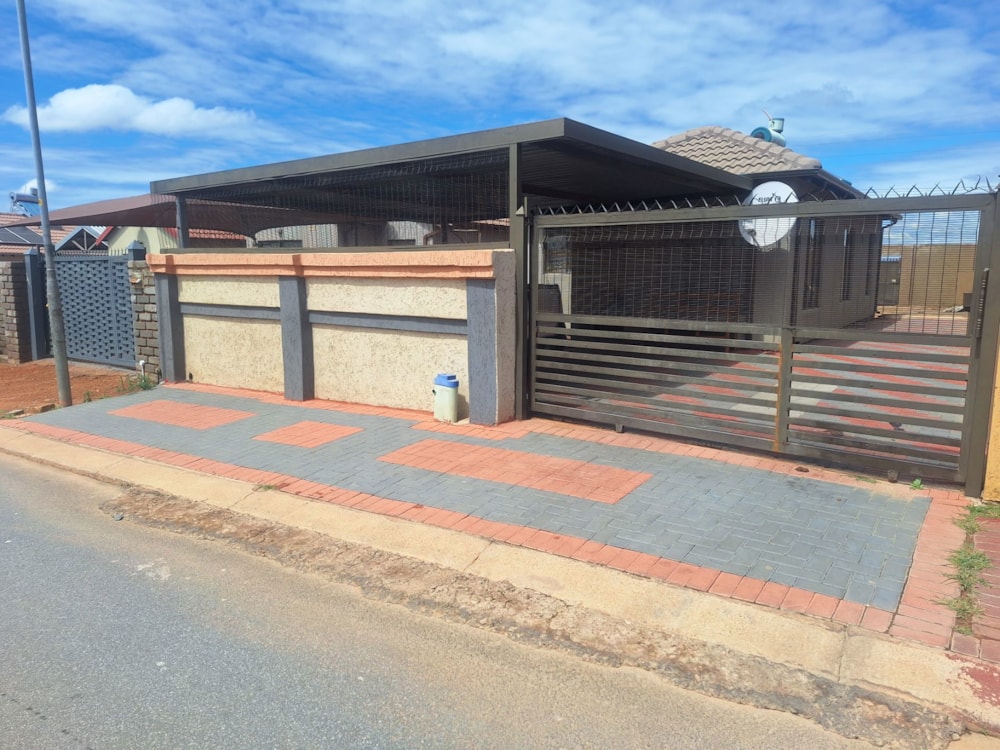 House for sale in Soshanguve East - PTM1691736 House for sale in Soshanguve East - PTM1691736