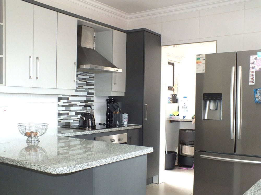 Security estate home for sale in Thatchfield - CN1692087