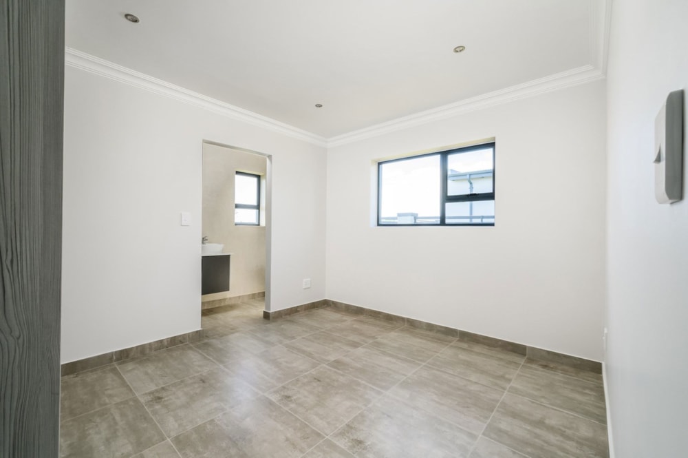 House for sale in Rowallan Park - 1PLZ1691793 House for sale in Rowallan Park - 1PLZ1691793
