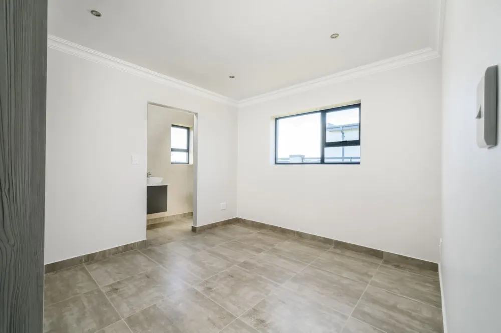 House for sale in Rowallan Park - 1PLZ1691793 House for sale in Rowallan Park - 1PLZ1691793