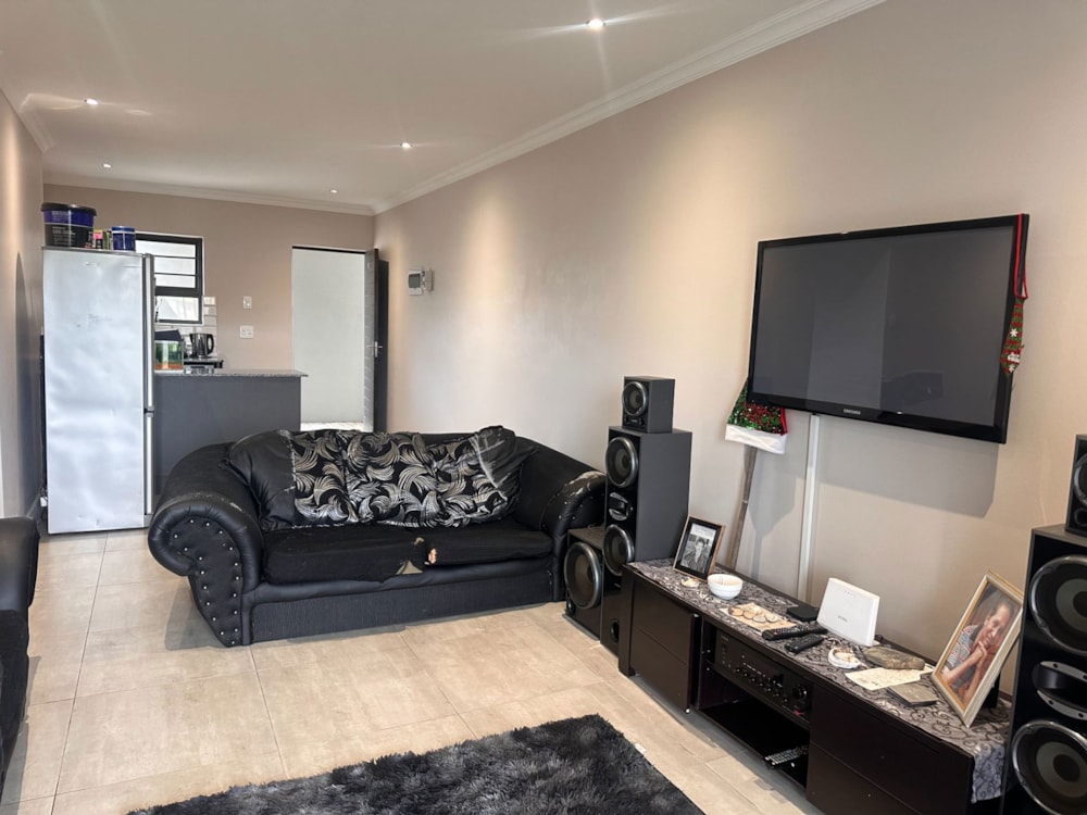 Apartment for sale in Brentwood Park, Port Elizabeth, Gqeberha - 1PLZ1692017 Apartment for sale in Brentwood Park, Port Elizabeth, Gqeberha - 1PLZ1692017