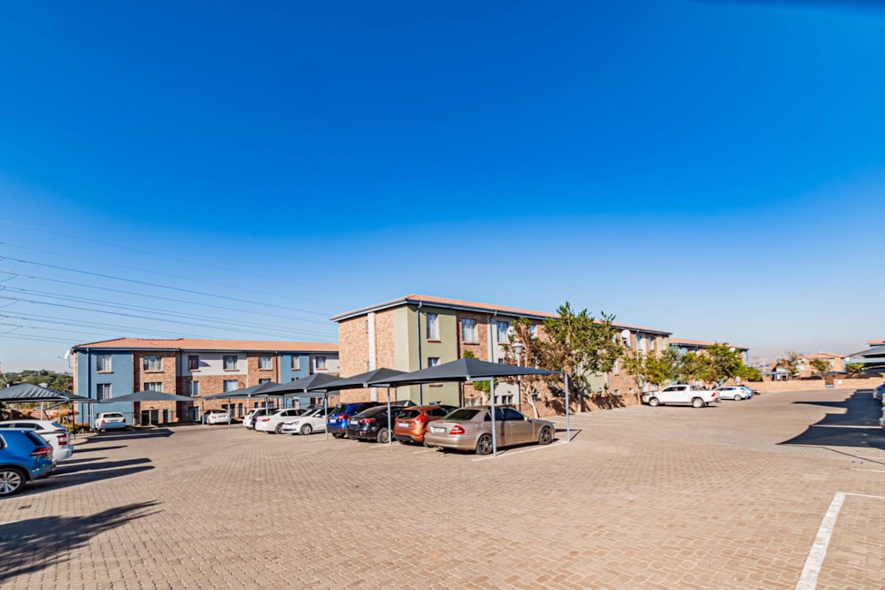 Apartment sold in Rooihuiskraal North - CN1692089 Apartment sold in Rooihuiskraal North - CN1692089