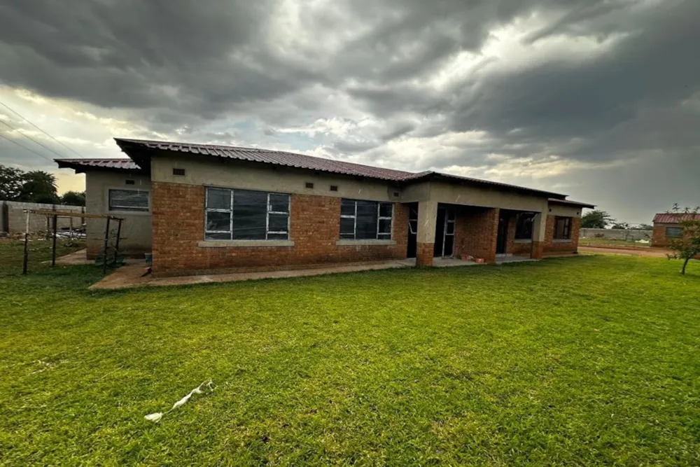 Townhouse for sale in Queens Park West, Zimbabwe - 3ZB1692128 Townhouse for sale in Queens Park West, Zimbabwe - 3ZB1692128