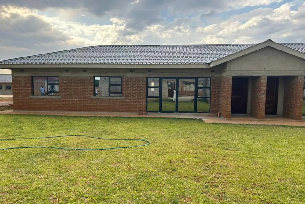 Townhouse for sale in Queens Park West, Zimbabwe - 3ZB1692128 Townhouse for sale in Queens Park West, Zimbabwe - 3ZB1692128