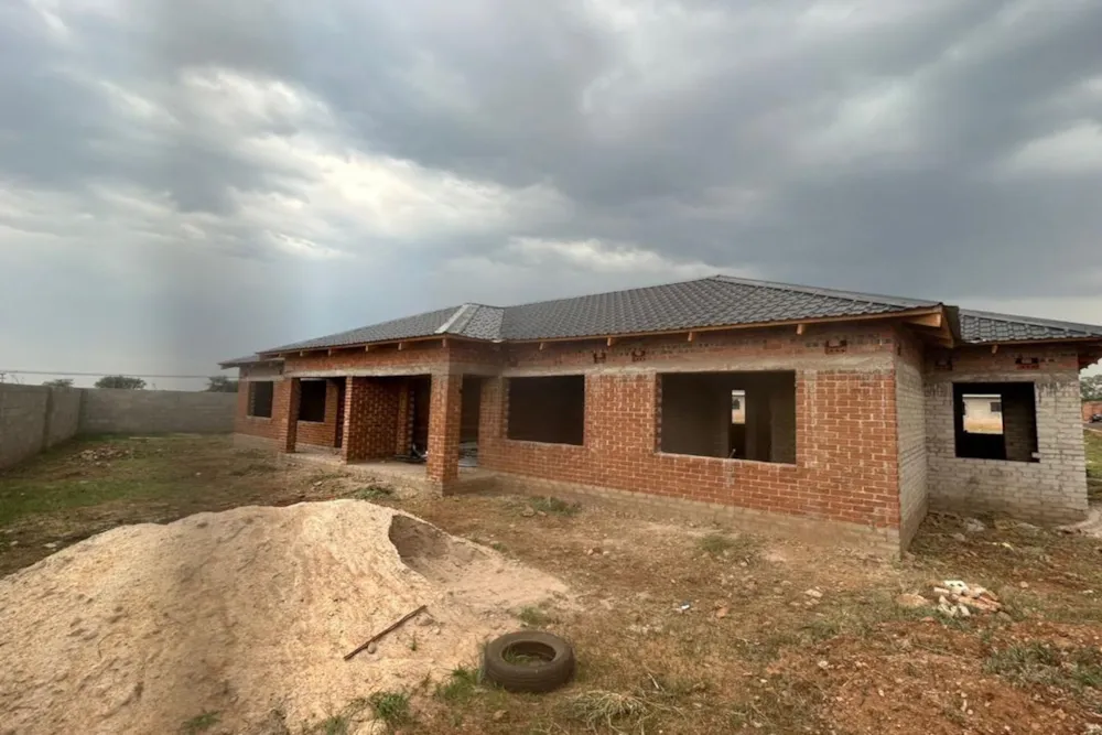 Townhouse for sale in Queens Park West, Zimbabwe - 3ZB1692128 Townhouse for sale in Queens Park West, Zimbabwe - 3ZB1692128