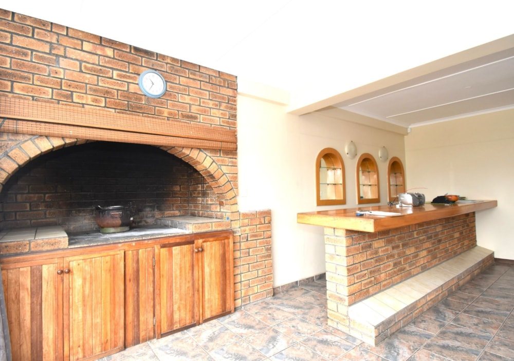 Double-storey house for sale in Walvis Bay, Namibia - 3NM1695634