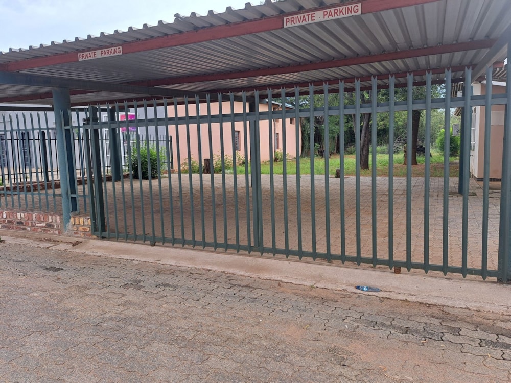 Commercial office for sale in Christiana, North West Province - 1KJ1692396 Commercial office for sale in Christiana, North West Province - 1KJ1692396