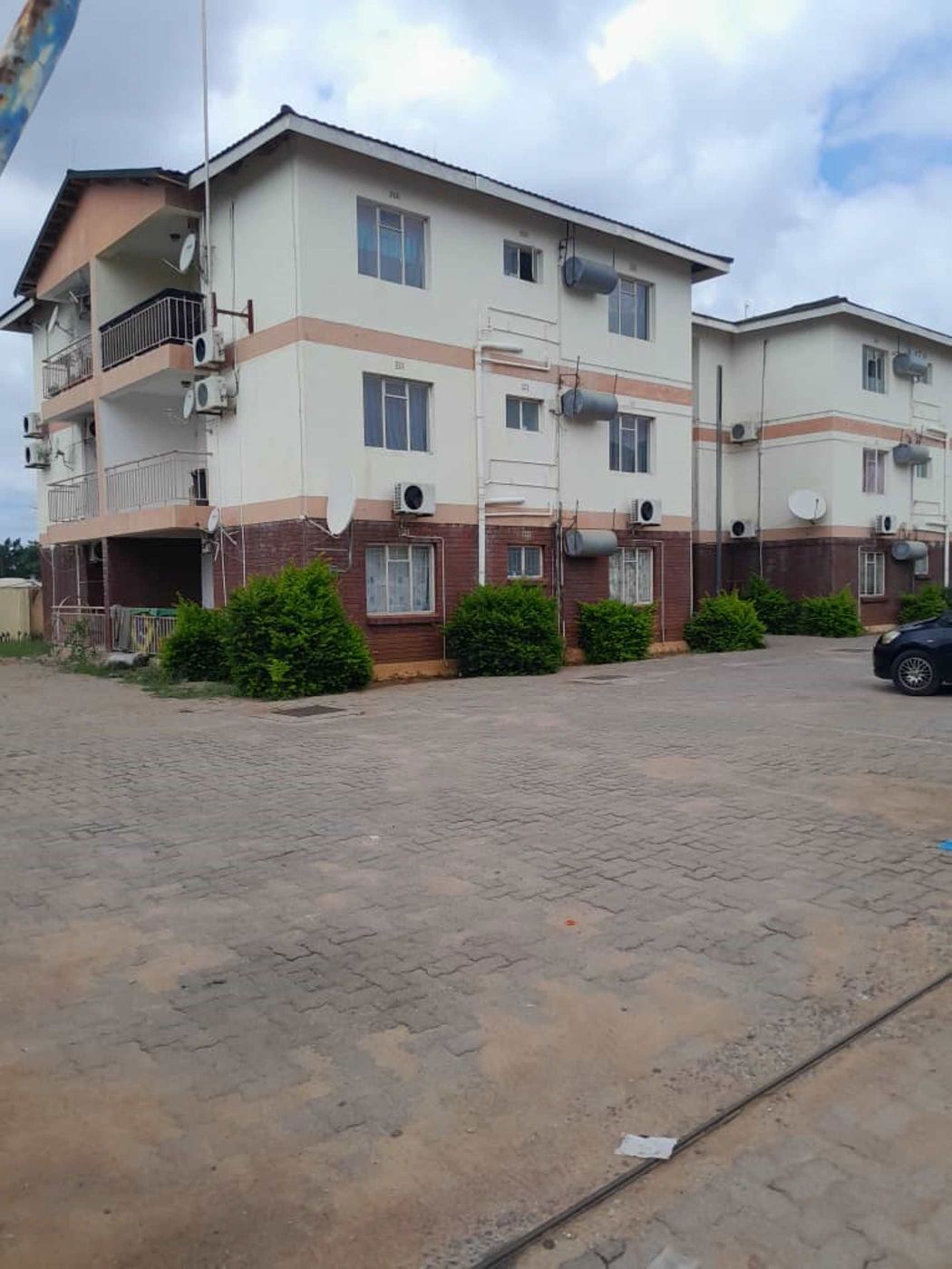Double-storey apartment for sale in Block 5, Botswana - 3BO1692437