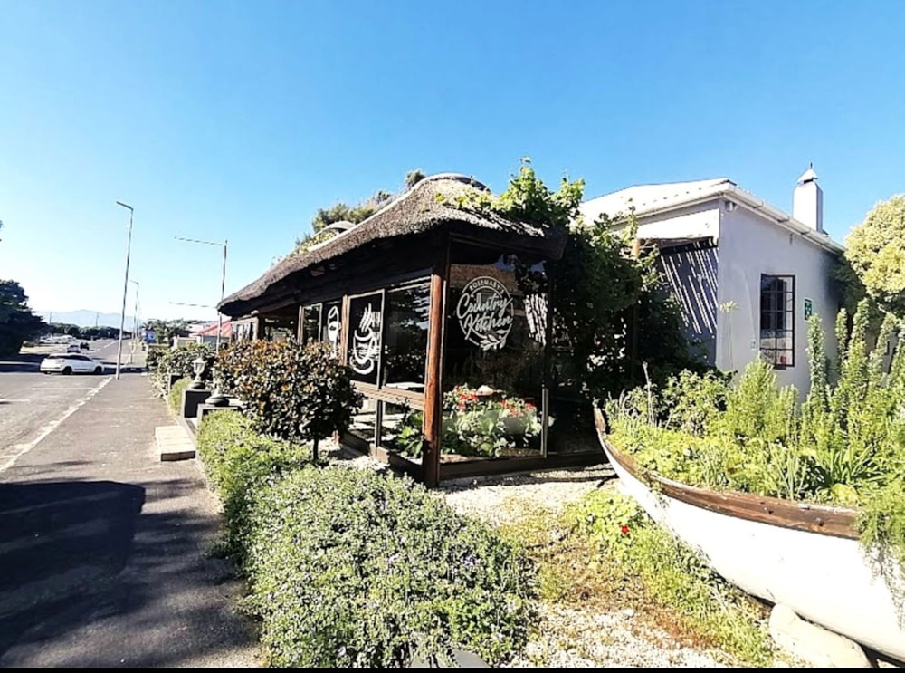 Commercial Building let in Gansbaai - 1SW1692376 Commercial Building let in Gansbaai - 1SW1692376