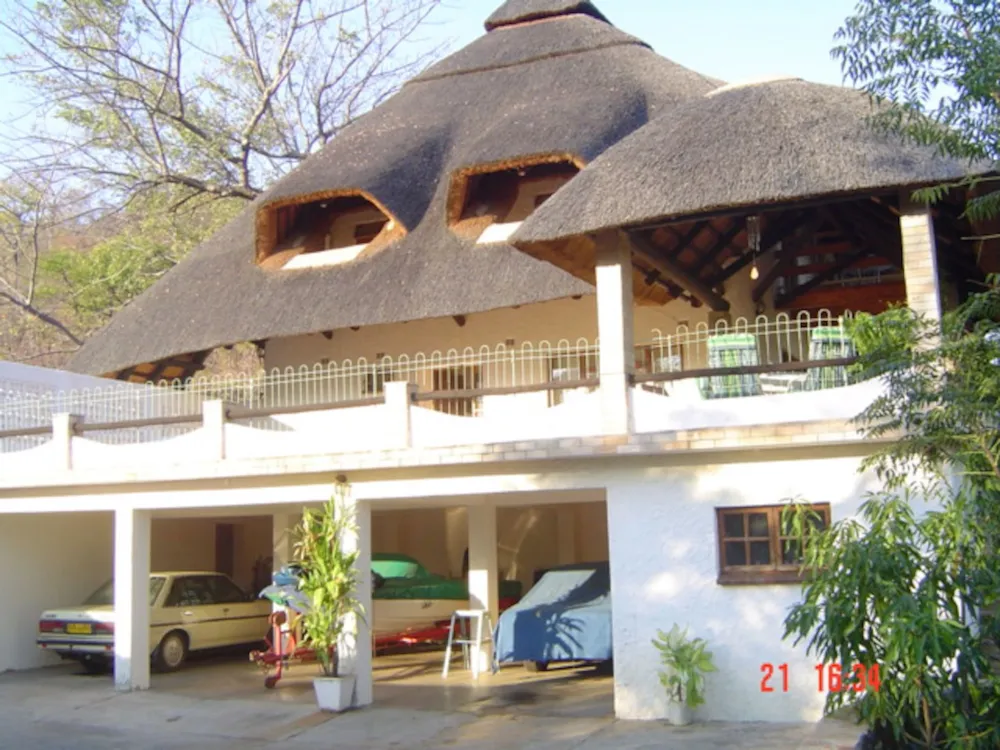 House for sale in Kariba, Zimbabwe - 3ZB1692391 House for sale in Kariba, Zimbabwe - 3ZB1692391