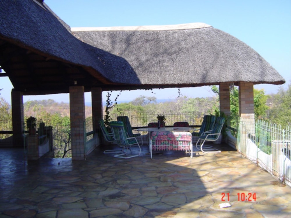 House for sale in Kariba, Zimbabwe - 3ZB1692391