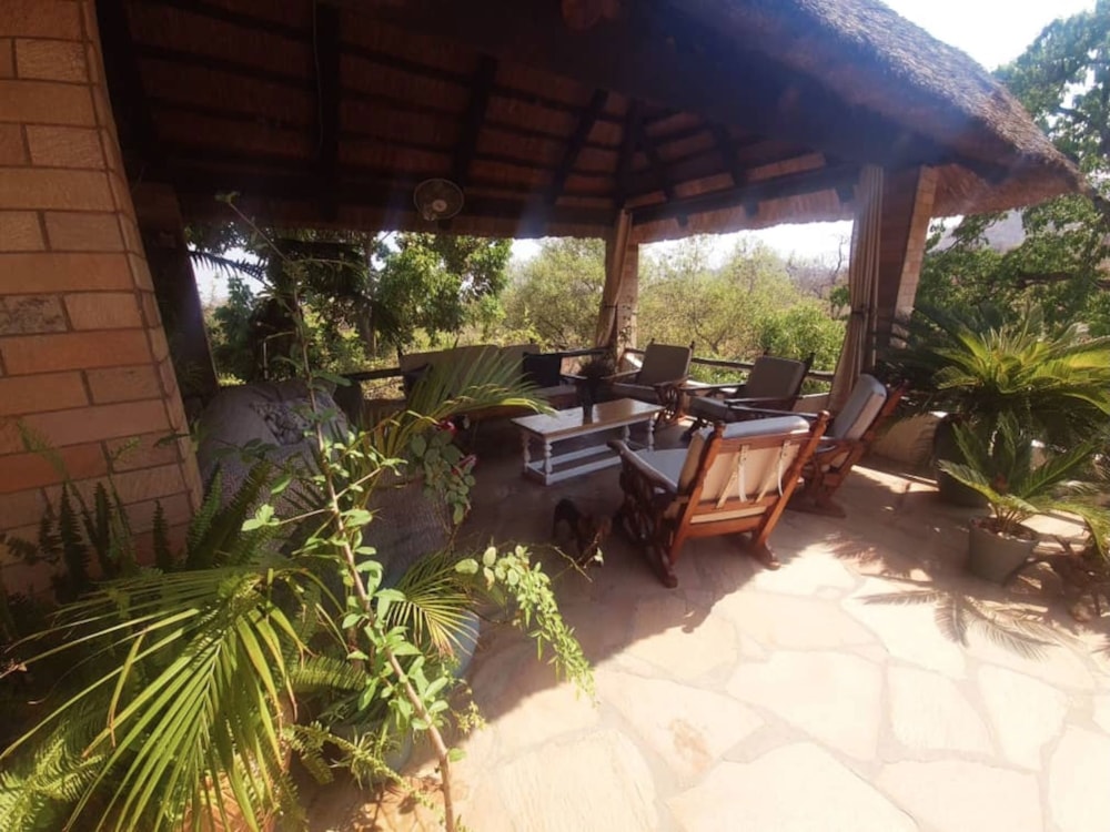 House for sale in Kariba, Zimbabwe - 3ZB1692391