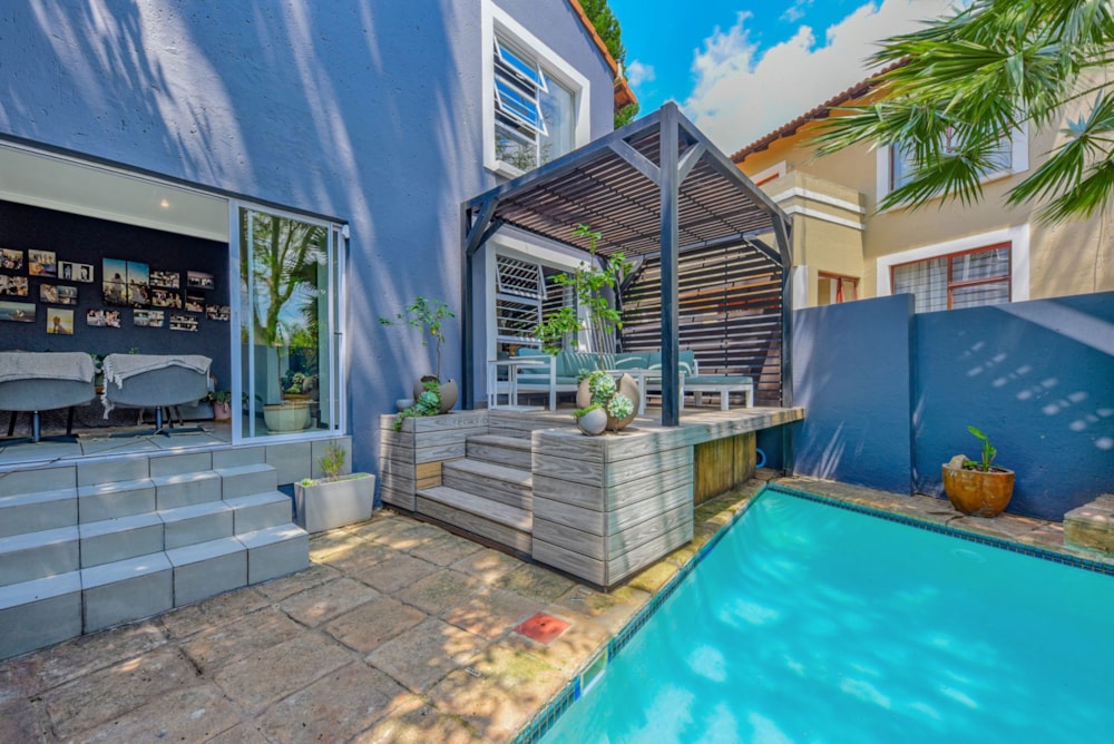 Cluster sold in North Riding - FW1692459 Cluster sold in North Riding - FW1692459