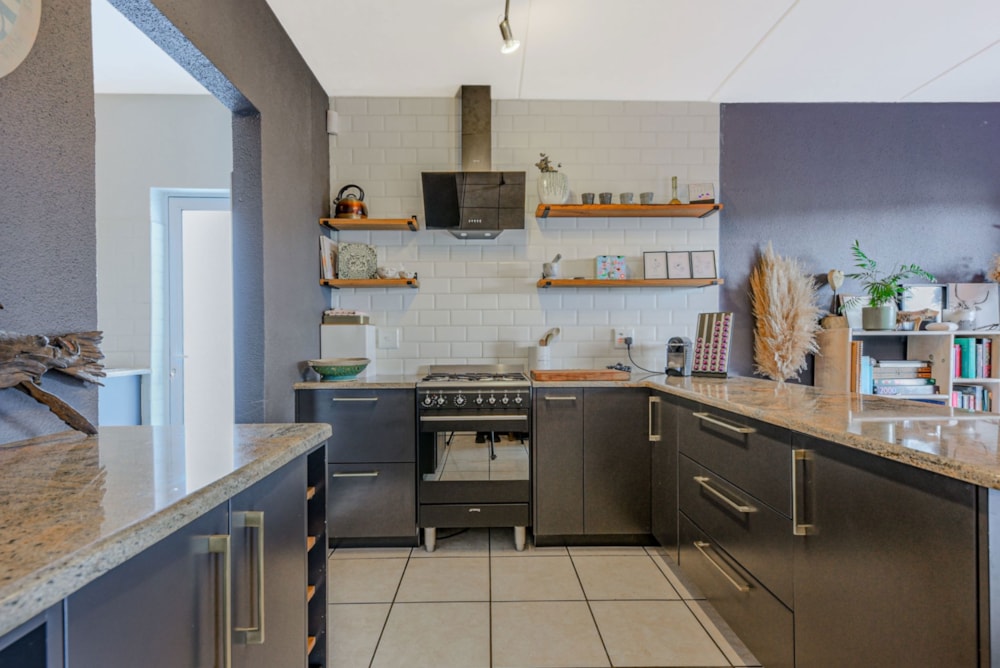 Cluster sold in North Riding - FW1692459 Cluster sold in North Riding - FW1692459