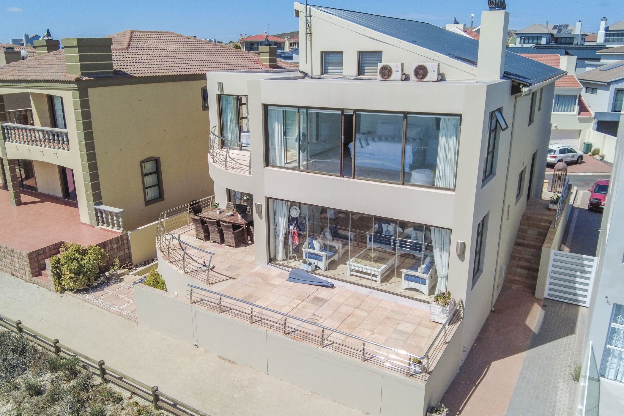 Multi-storey house for sale in Calypso Beach - LA1691886