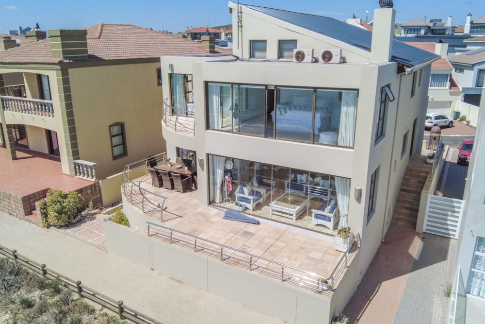 Multi-storey house for sale in Calypso Beach - LA1691886 Multi-storey house for sale in Calypso Beach - LA1691886