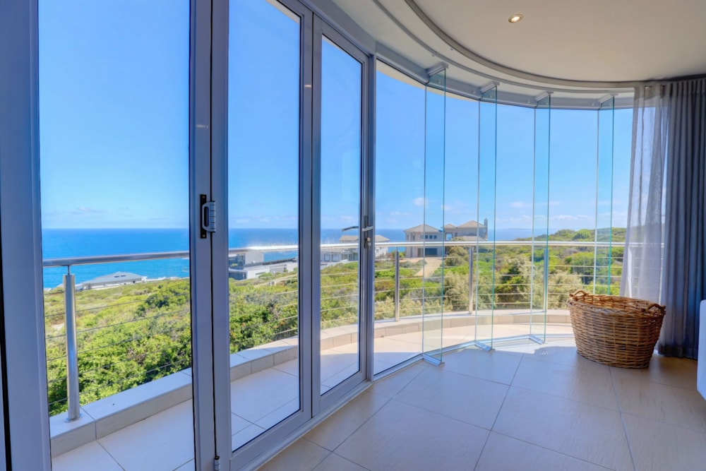 Golf estate house sold in Pinnacle Point Golf Estate - 1MB1689451
