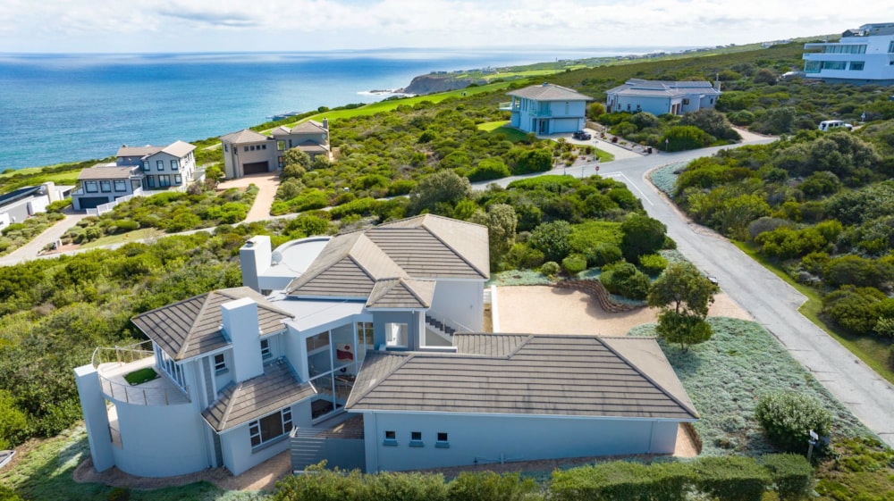 Golf estate house sold in Pinnacle Point Golf Estate - 1MB1689451