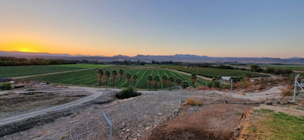 Smallholding for sale in Vioolsdrif Farms - 1NA1684380