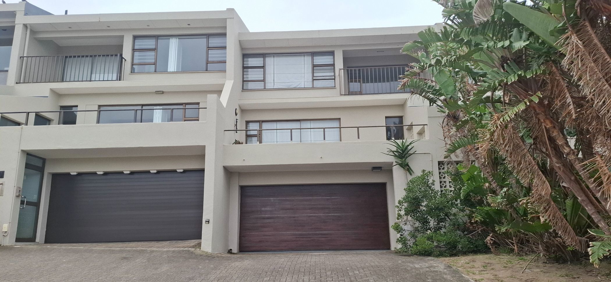 Security complex home to rent in Gonubie - 1EZ1687024