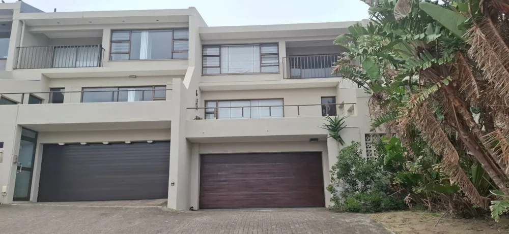 Security complex home let in Gonubie - 1EZ1687024 Security complex home let in Gonubie - 1EZ1687024