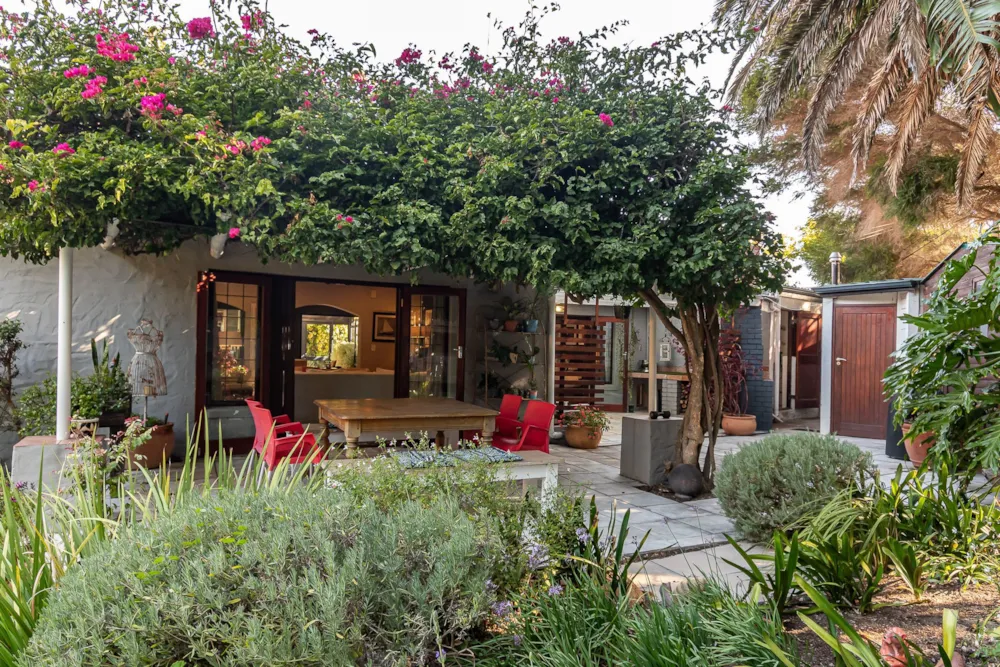 House sold in Constantia, Cape Town - KW1724685 House sold in Constantia, Cape Town - KW1724685